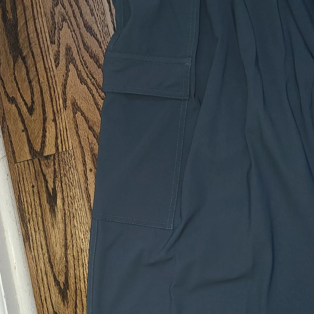 Athleta Pinnacle High Rise Cargo Pants in Eden Size 6 - Picture 6 of 8